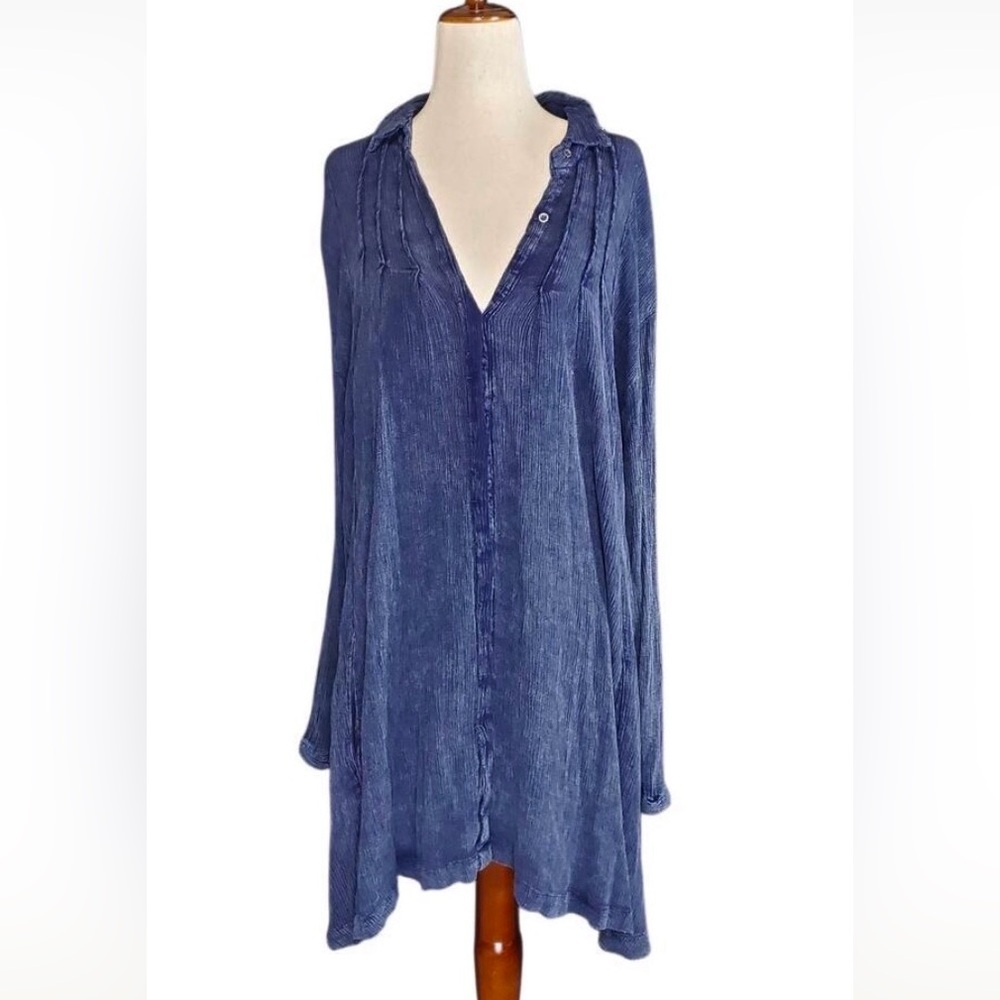 Free People button down tunic. S